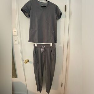 Figs scrub set, size small.